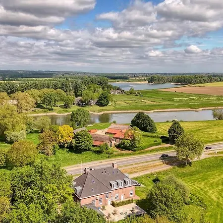 Het Oude Gemeentehuis * Angerlo